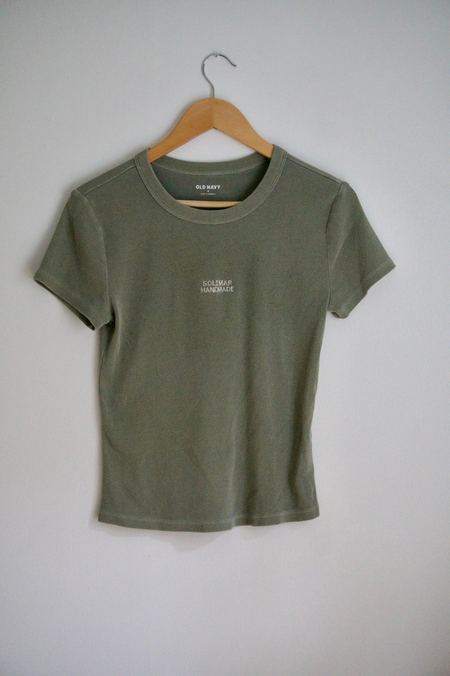 Size Medium Embroidered Solemar Tee in Army Green